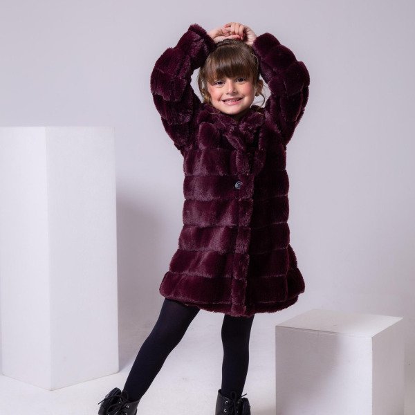 Casaco Peluciado Marsala Com Capuz