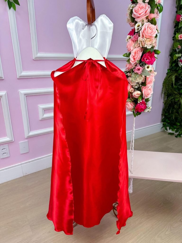 Capa Branca de Neve Vermelha